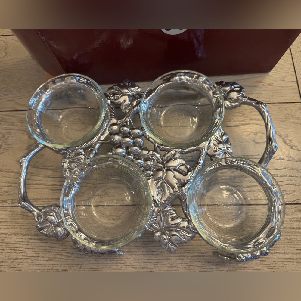 Arthur Court Grape platter with 4 Pyrex bowls